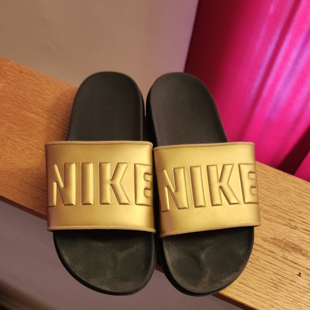 Nike WMNS Offcourt Slide - Gold